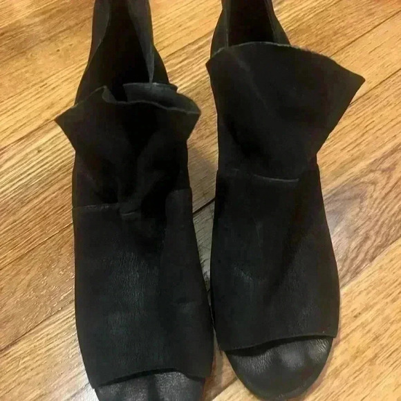 Vince Camuto Open Toe Booties - size 9 - Picture 3 of 3